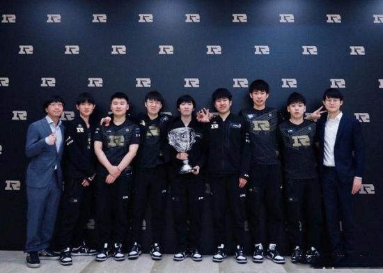 永劫无间新赛季自选箱子发放与张起灵泳装揭秘